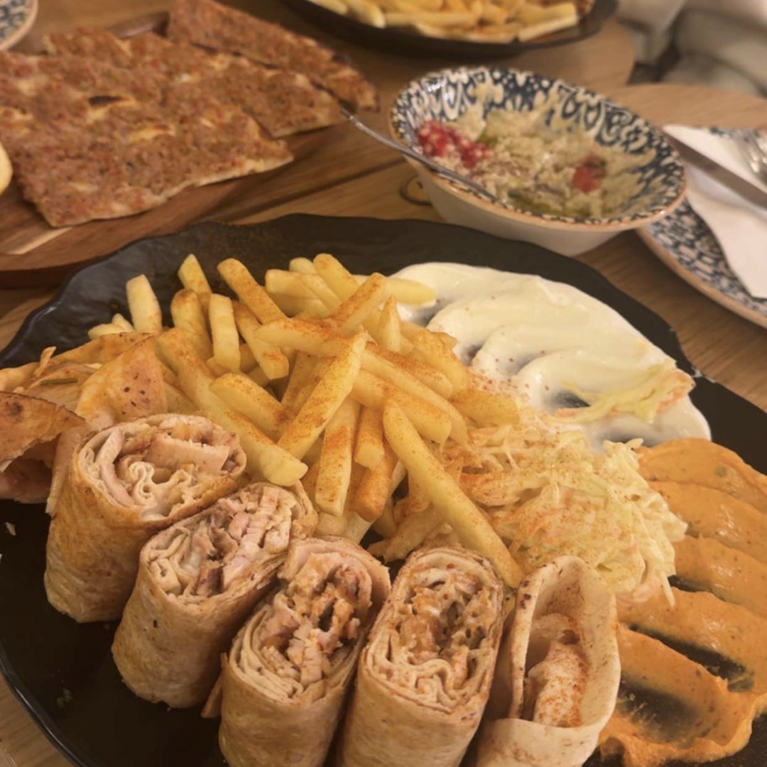 Arabic Chicken Shawarma at Almidan Aldimashki — photo from a diner