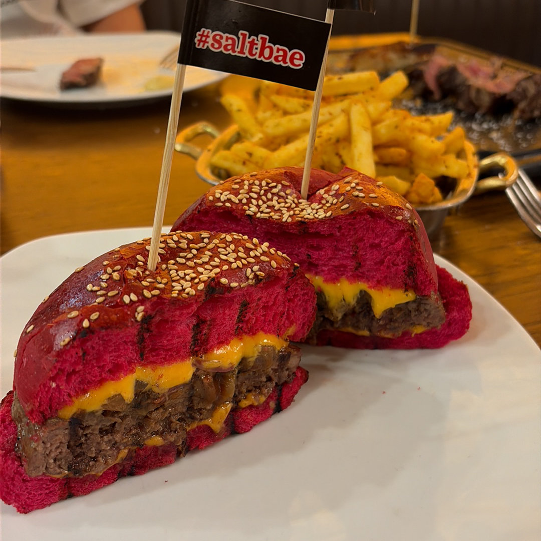 Barbeq Burger at Nusr-Et KAPALIÇARŞI — photo from a diner